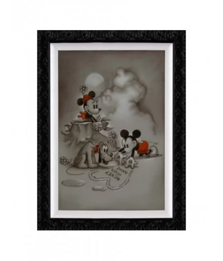 Mickey and Minnie Mouse ''Mickey Loves Minnie'' Giclée by Noah $83.20 HOME DECOR